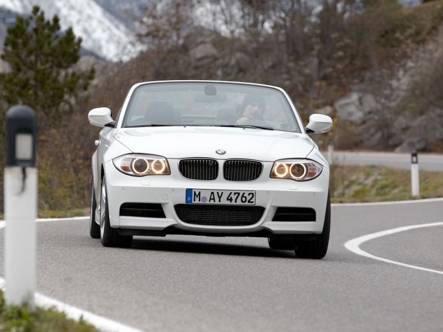  BMW 135i Convertible 2011 года  (фото 3 из 6)
